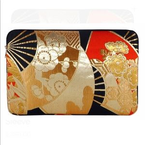 Suikazura 15-inch MacBook Pro Sleeve